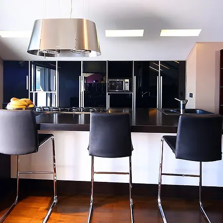 Unique Apartment *