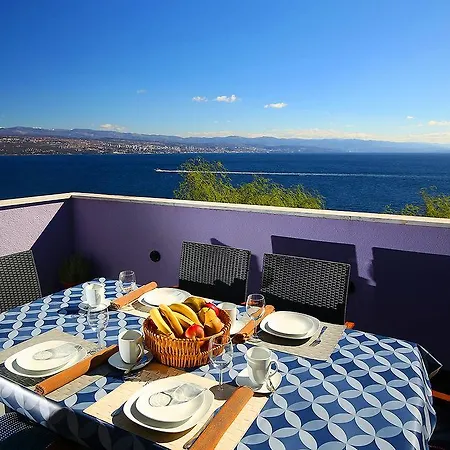 Unique Apartment *